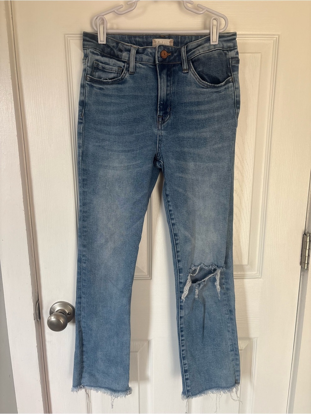 Women’s Veveret Size 26 Altar’d State Light Blue Distressed Slim Straight Jeans